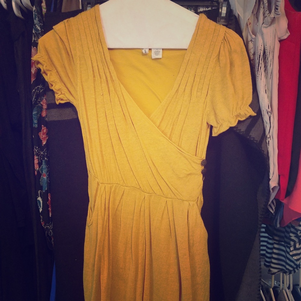 Sweet knit dress in fall yellow